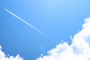 青空と飛行機雲